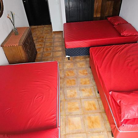 Casa Maravilhosa E Ampla Pe Na Areia Com Piscina, Area Gourmet Com Churrasqueira Em Deck Coberto Frente A Piscina, 4 Quartos Confortaveis E Espacosos, Sendo 2 Suites, Cozinha Americana E Sala De Jantar, Ampla Garagem Para 6 Carros - Mercado Na Rua Da Praia Grande (Santos) Exterior foto