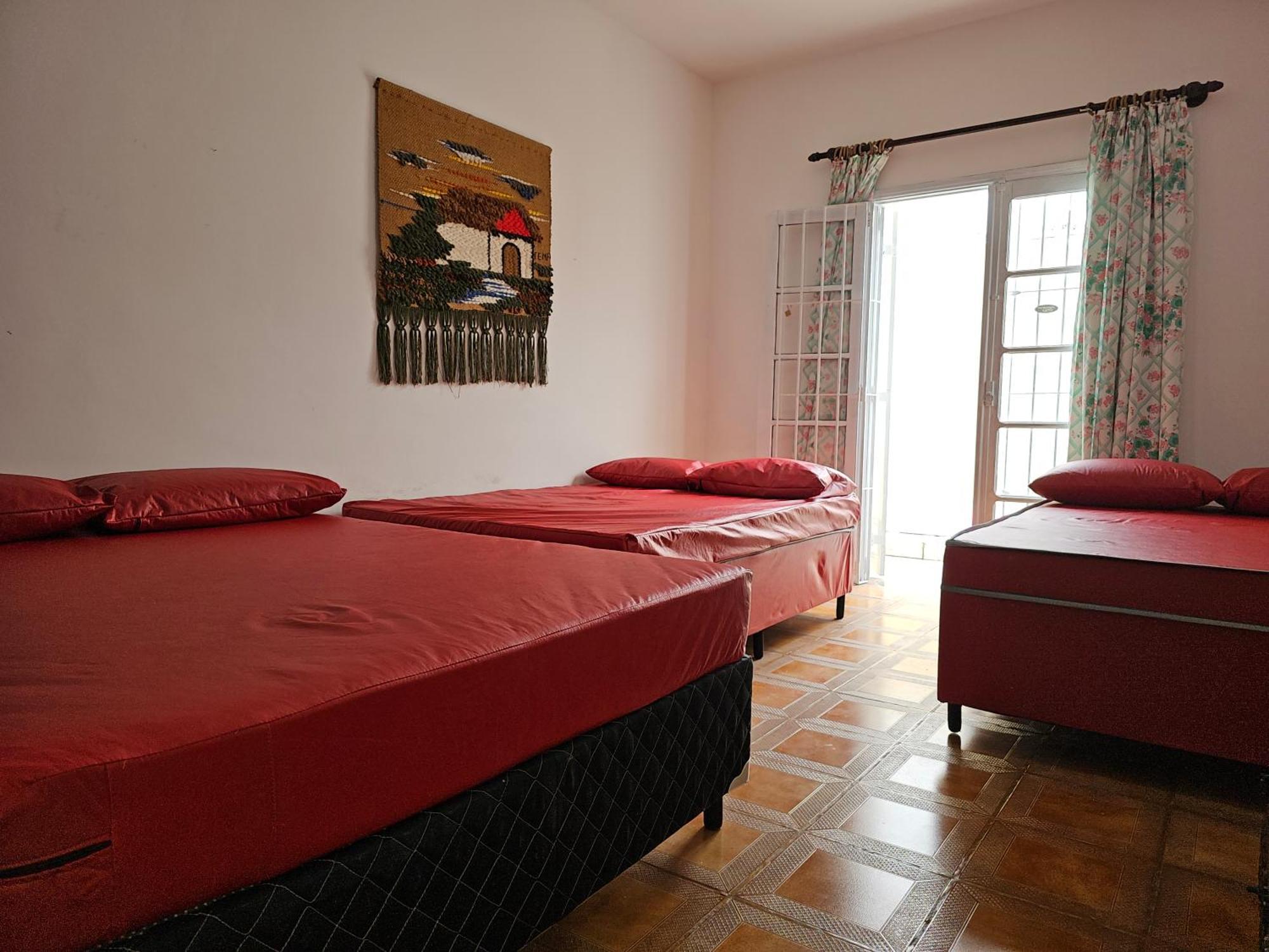 Casa Maravilhosa E Ampla Pe Na Areia Com Piscina, Area Gourmet Com Churrasqueira Em Deck Coberto Frente A Piscina, 4 Quartos Confortaveis E Espacosos, Sendo 2 Suites, Cozinha Americana E Sala De Jantar, Ampla Garagem Para 6 Carros - Mercado Na Rua Da Praia Grande (Santos) Exterior foto
