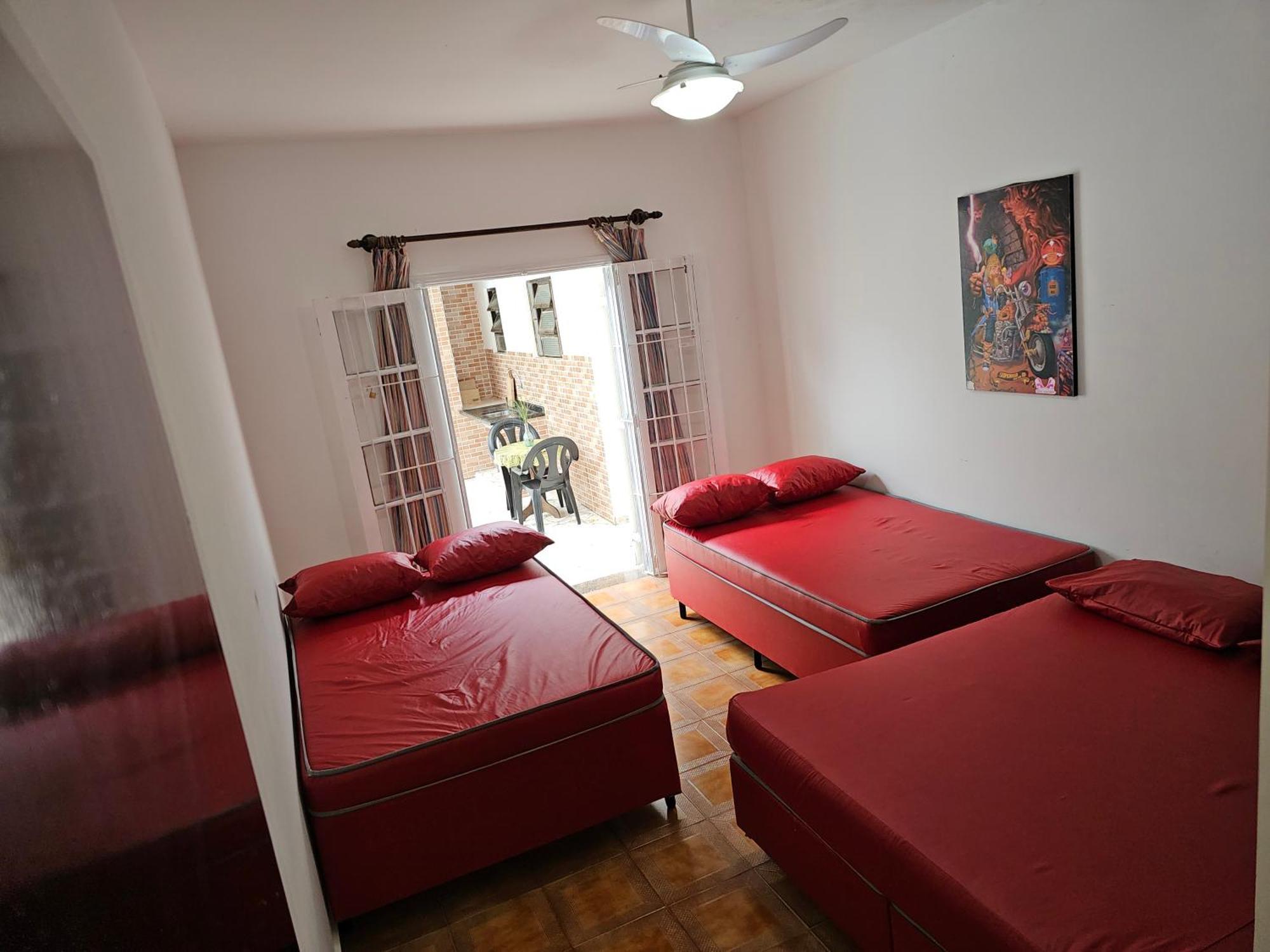 Casa Maravilhosa E Ampla Pe Na Areia Com Piscina, Area Gourmet Com Churrasqueira Em Deck Coberto Frente A Piscina, 4 Quartos Confortaveis E Espacosos, Sendo 2 Suites, Cozinha Americana E Sala De Jantar, Ampla Garagem Para 6 Carros - Mercado Na Rua Da Praia Grande (Santos) Exterior foto