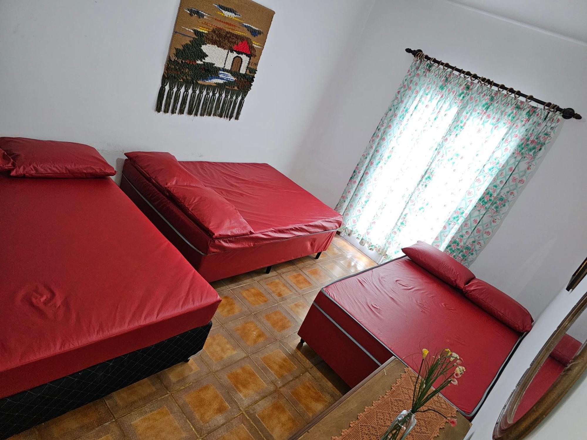 Casa Maravilhosa E Ampla Pe Na Areia Com Piscina, Area Gourmet Com Churrasqueira Em Deck Coberto Frente A Piscina, 4 Quartos Confortaveis E Espacosos, Sendo 2 Suites, Cozinha Americana E Sala De Jantar, Ampla Garagem Para 6 Carros - Mercado Na Rua Da Praia Grande (Santos) Exterior foto