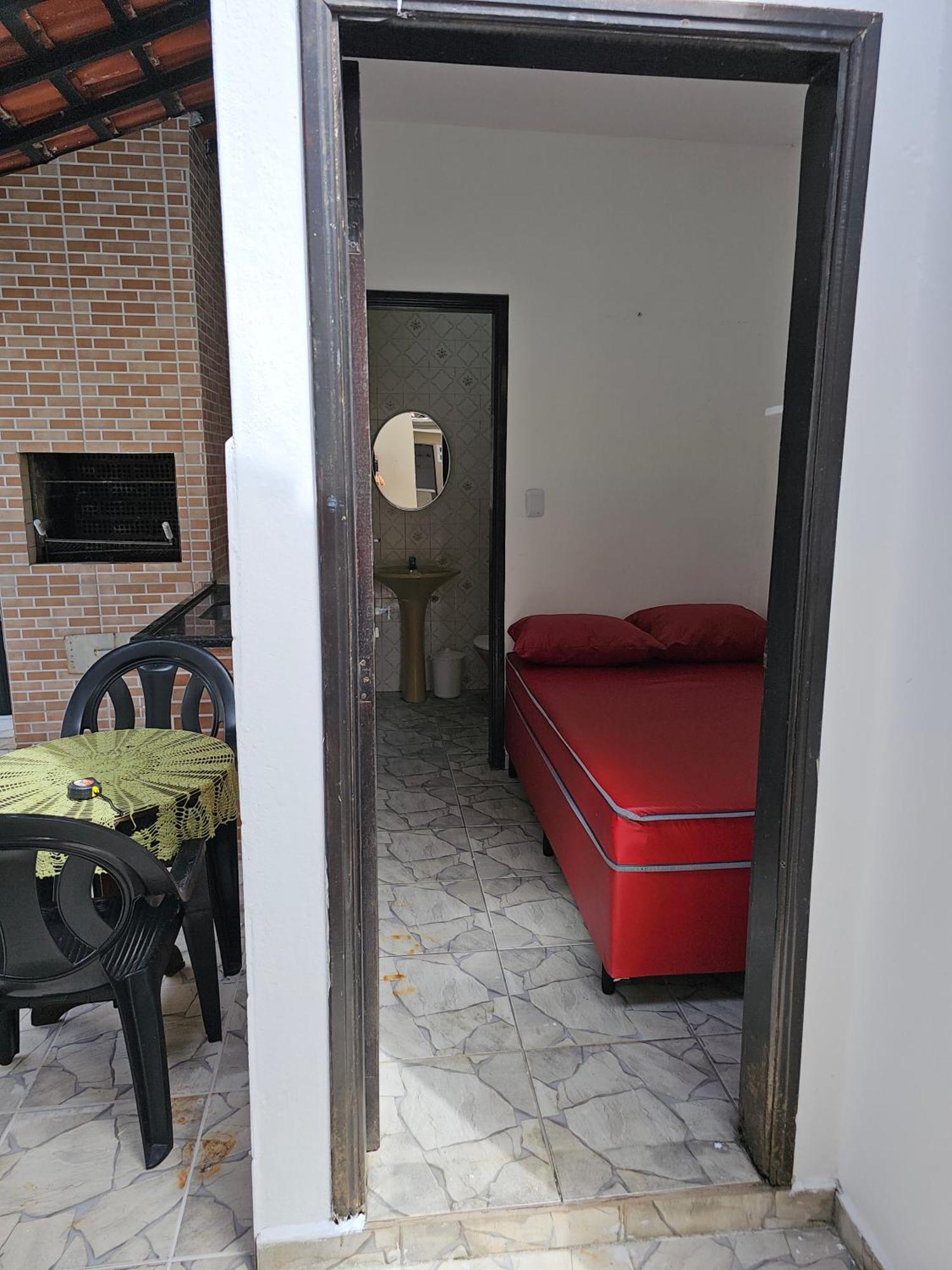 Casa Maravilhosa E Ampla Pe Na Areia Com Piscina, Area Gourmet Com Churrasqueira Em Deck Coberto Frente A Piscina, 4 Quartos Confortaveis E Espacosos, Sendo 2 Suites, Cozinha Americana E Sala De Jantar, Ampla Garagem Para 6 Carros - Mercado Na Rua Da Praia Grande (Santos) Exterior foto