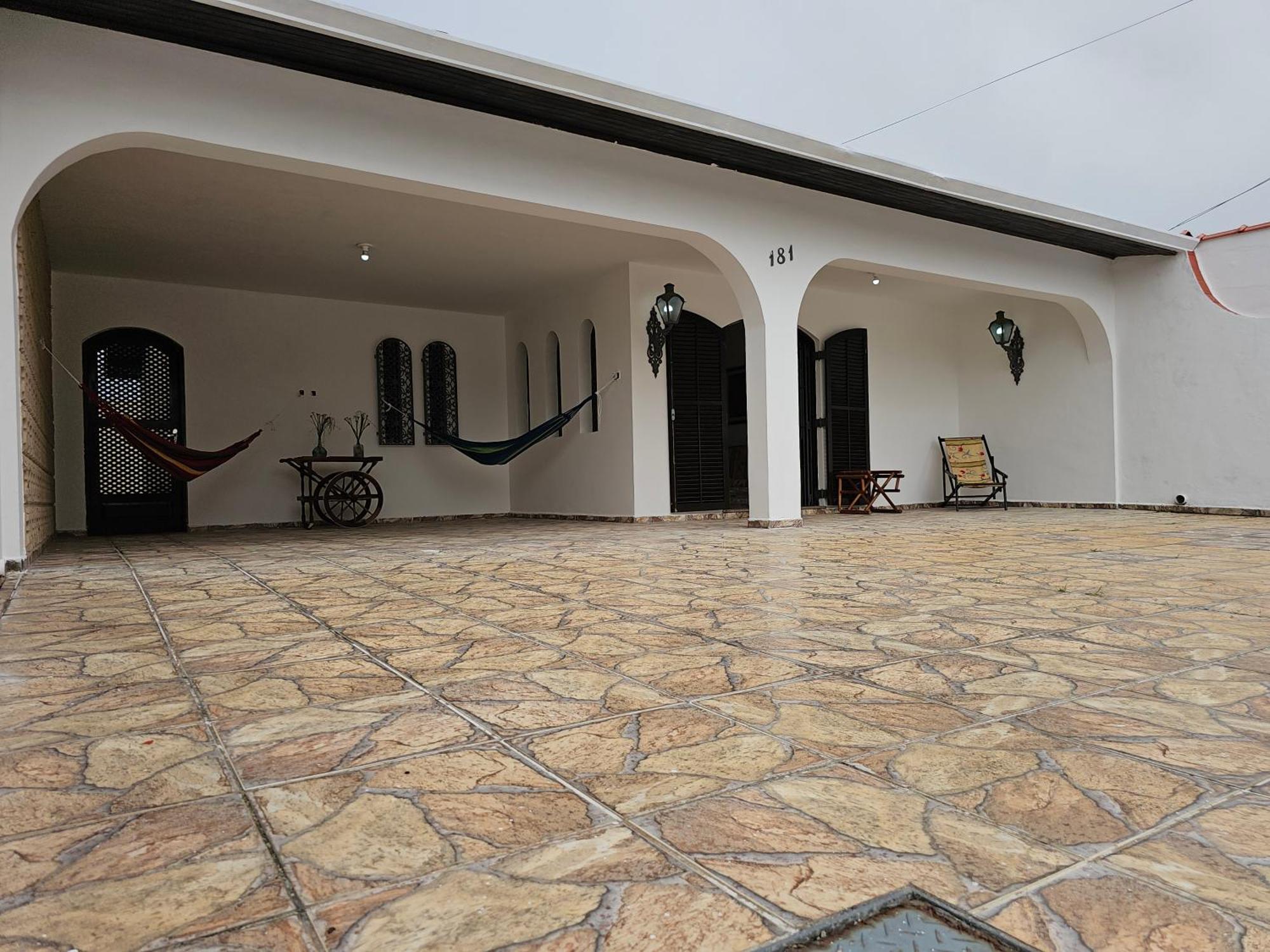 Casa Maravilhosa E Ampla Pe Na Areia Com Piscina, Area Gourmet Com Churrasqueira Em Deck Coberto Frente A Piscina, 4 Quartos Confortaveis E Espacosos, Sendo 2 Suites, Cozinha Americana E Sala De Jantar, Ampla Garagem Para 6 Carros - Mercado Na Rua Da Praia Grande (Santos) Exterior foto