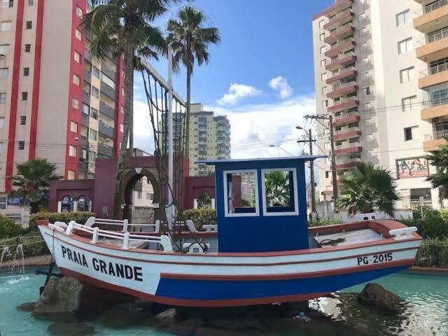 Casa Maravilhosa E Ampla Pe Na Areia Com Piscina, Area Gourmet Com Churrasqueira Em Deck Coberto Frente A Piscina, 4 Quartos Confortaveis E Espacosos, Sendo 2 Suites, Cozinha Americana E Sala De Jantar, Ampla Garagem Para 6 Carros - Mercado Na Rua Da Praia Grande (Santos) Exterior foto